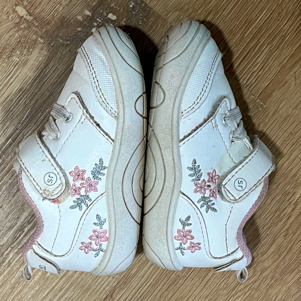 Stride Rite Taye Sneaker - Picture 2 of 5